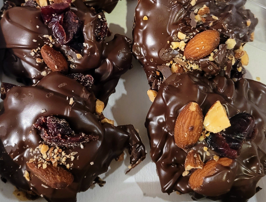 Gourmet Chocolate Almond-Cranberries Dark Clusters