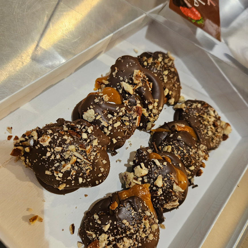 Gourmet Chocolate Pecan-Caramel Clusters